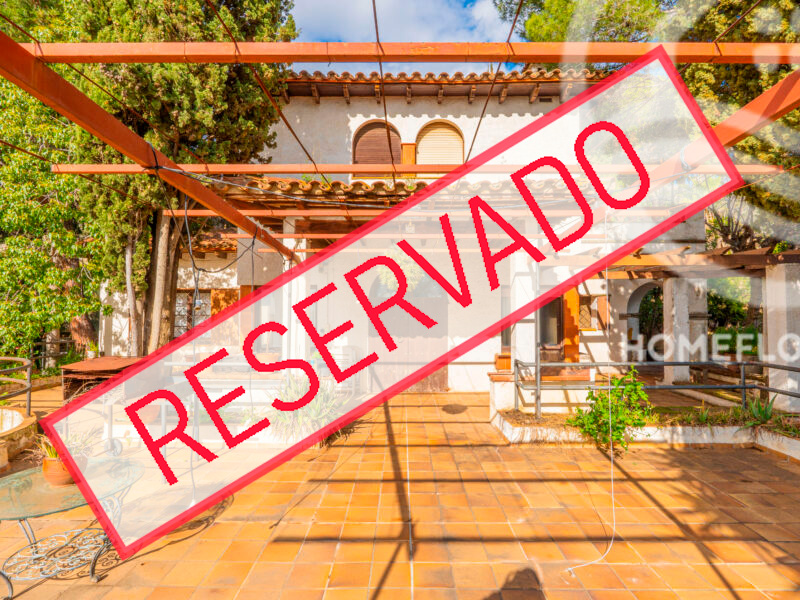 Finca de 3264 m2 con construcción existente