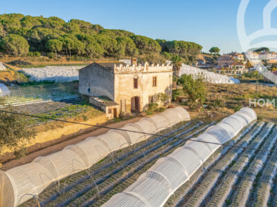 COLECCIÓN PRIVADA · CANET DE MAR - Masía en finca de 2,3 hectáreas