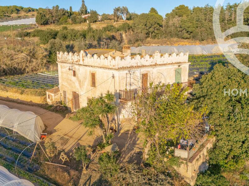 COLECCIÓN PRIVADA · CANET DE MAR - Masía en finca de 2,3 hectáreas