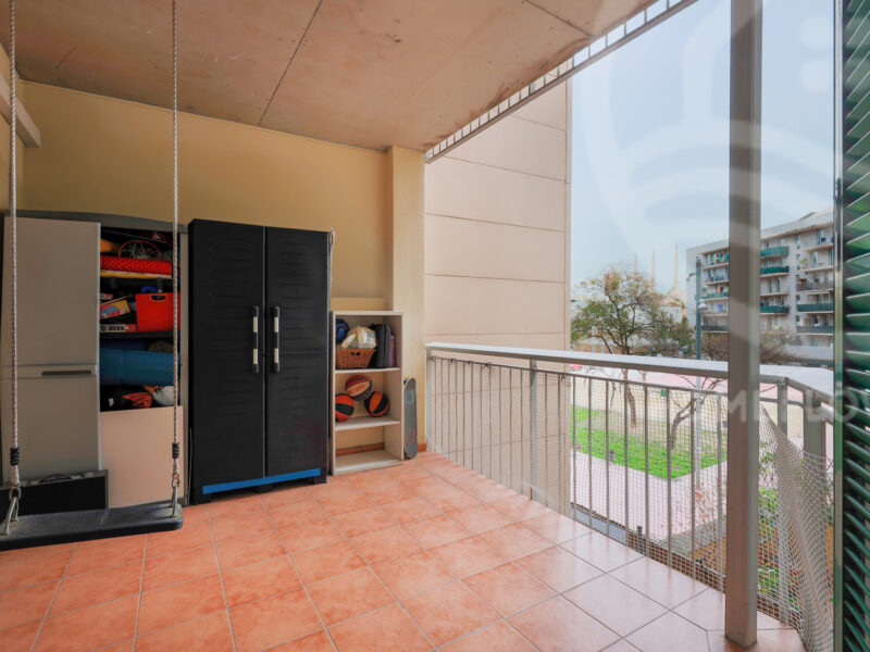 Piso céntrico con terraza, parking y trastero en Sant Adrià de Besòs