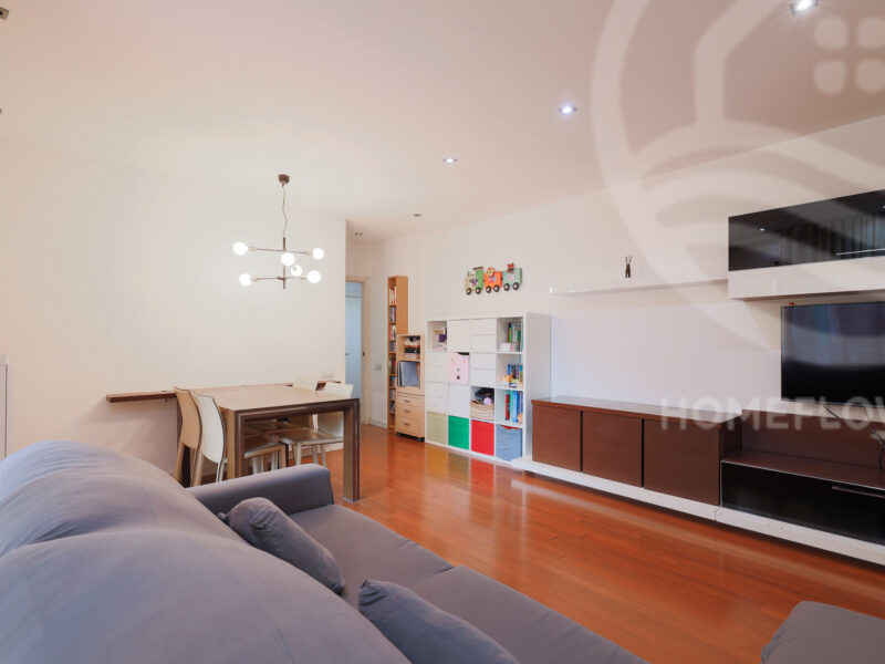 Piso céntrico con terraza, parking y trastero en Sant Adrià de Besòs