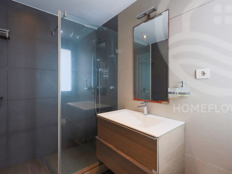 Piso céntrico con terraza, parking y trastero en Sant Adrià de Besòs