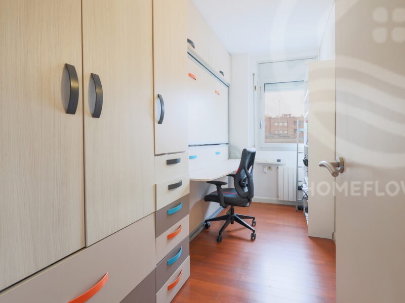 Piso céntrico con terraza, parking y trastero en Sant Adrià de Besòs