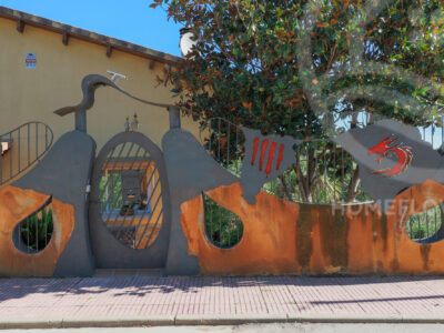 El refugio de dos artistas, rodeado de naturaleza.
